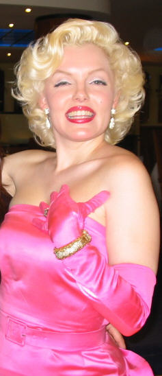 Image of Marilyn Monroe tribute Suzie Kennedy
